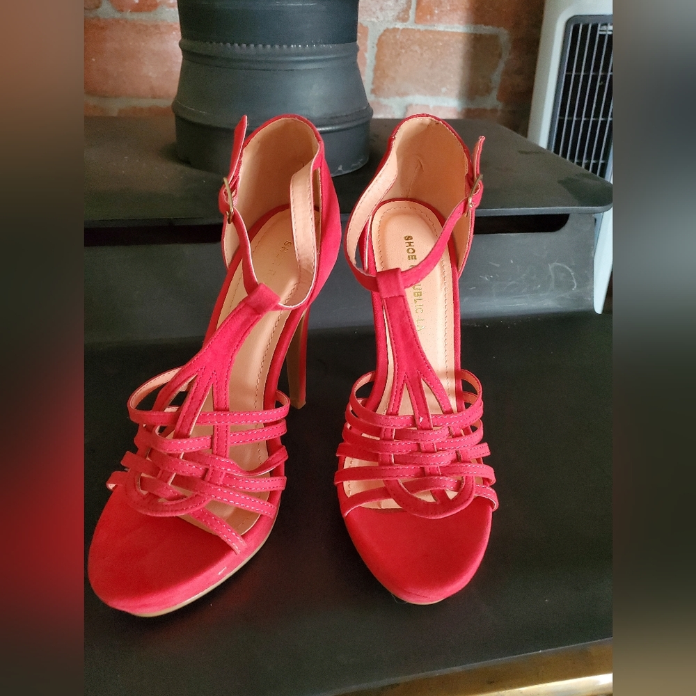 SALE!!  Stilettos!! Size 7.5 Excellent condition HOT PINK!